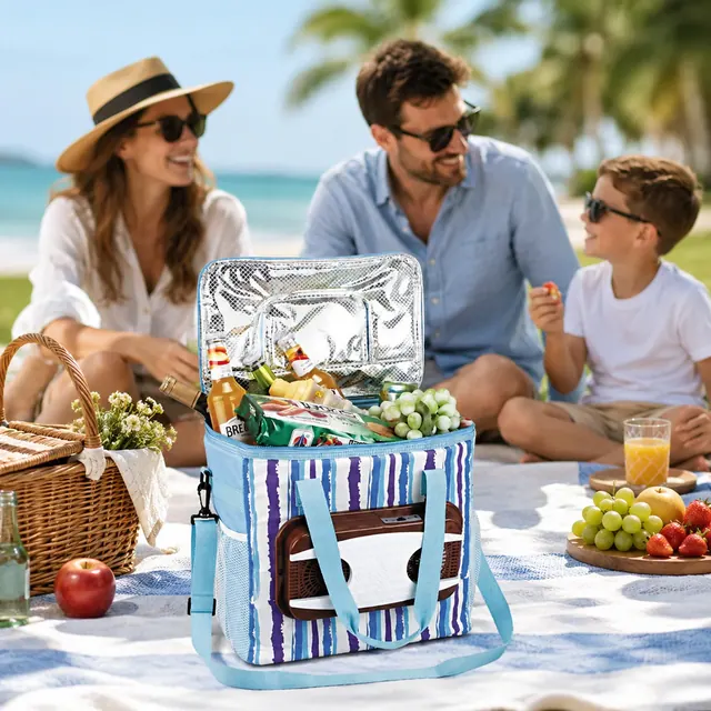 Insulated cooler and lunch bag range